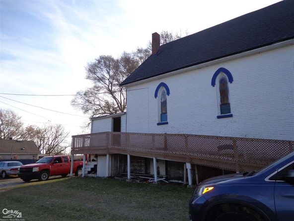 3404 24th St, Port Huron, MI 48060